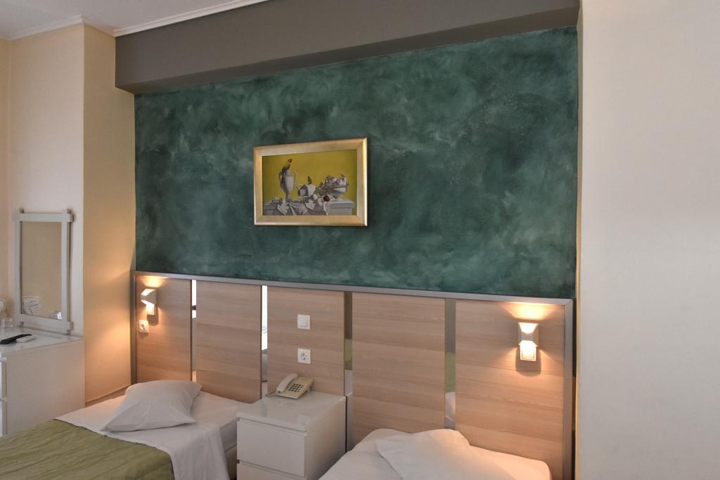 Triple Room 1 Double 1 Single Bed,759052333:JPEG